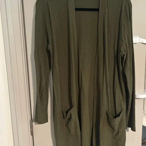 Green Long Cardigan Sweater with pockets - Picture 1 of 2